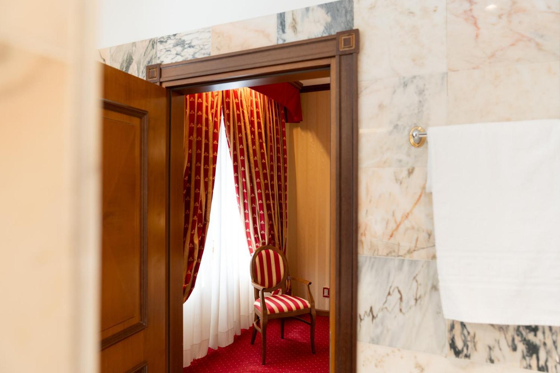 Deluxe Single Room